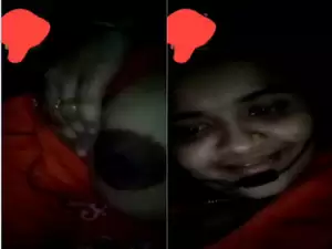 Desi Bhabhi Shows Her Boobs Part 1
