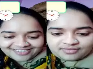 Desi Bhabhi Shows Her Boobs Part 2