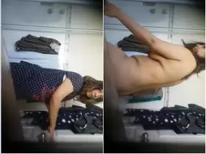 Exclusive- Sexy Desi Girl Ready for Bathing