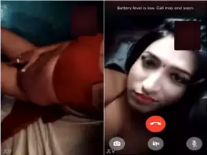 Desi Girl Shows Fingering on VC