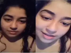 Desi Girl Shows Pussy