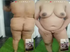 Desi Bhabhi Shows Nude body
