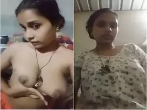 Desi Bhabhi Shows Boobs part 1