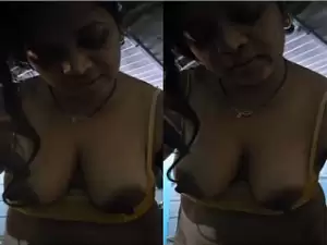 Horny Bhabhi Shows Boobs