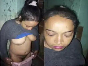 Desi Bhabhi Shows And Sucking Dick