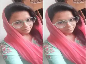 Desi Girl Shows Her Big Boobs and pussy Part 2