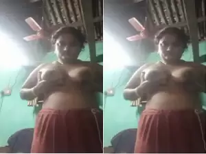 Desi Boudi Shows Her Boobs and Pussy part 1