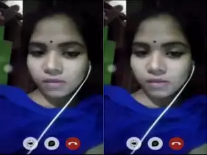 Desi Vlg Girl Shows Boobs
