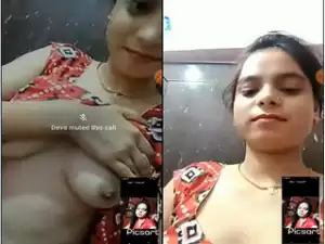 Desi Bhabhi Shows Boobs to Lover