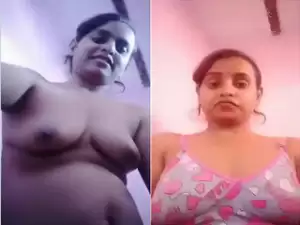 Horny Desi Bhabhi Fingering