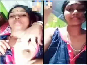 Desi Boudi Shows Boobs and pussy