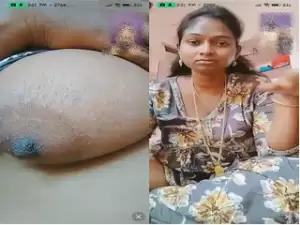 Desi Bhabhi Shows Boobs