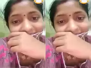 Desi Vlg Wife Shows Nude Body part 1