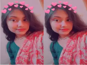 Desi Girl Shows boobs