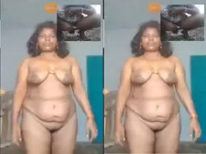 Desi Tamil Bhabhi Shows Nude Body on VC