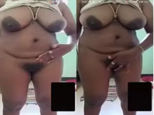 Desi Bhabhi Shows Nude Body