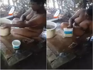 Desi Bhabhi Bathing