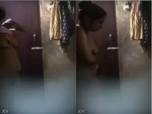 Tamil Wife Bathing