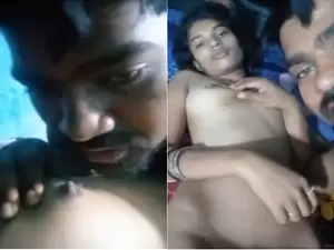 Des Wife Shows Pussy and Boobs Sucking By Hubby part 1