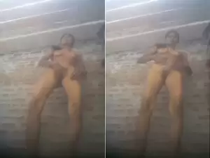 Desi Vlg Girl Shows Nude Body and Rubbing Pussy