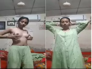 Desi Girl Shows Her Nude Body