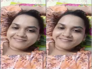 Desi Girl Shows Nude Body and Bathing Part 1