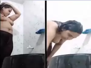 Desi Girl Shows Nude Body and Bathing Part 2