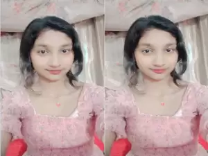 Sexy Desi Girl Play With her Boobs