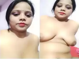 Horny Desi Bhabhi Shows Her Big Boobs