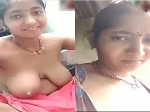 Horny Desi Bhabhi Shows Her Boobs and Pussy