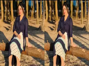 Horny Desi Girl Shows her Big Boobs and pussy Part 2