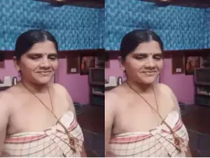 Desi Bhabhi Shows Her Ass and Pussy