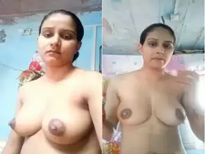Hot Bhabhi Shows Her Nude Body