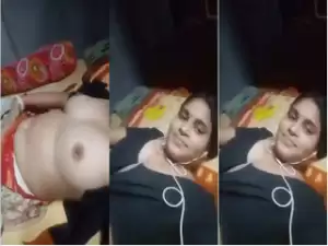 Horny Bhabhi Shows Her Boobs and pussy