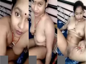Desi Bhabhi Shows Her Nude Body