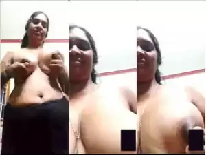Desi Bhabhi Play With Her Pussy