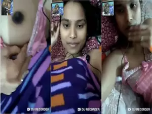 Desi Girl Shows Boobs For Lover