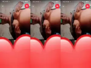 Desi Wife Shows her Boobs