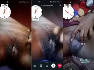 Desi Bhabhi Shows her Boobs and Pussy