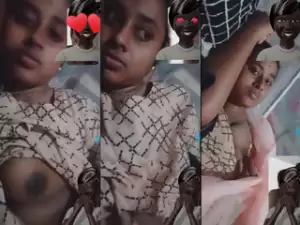 Desi Girl Shows her Boobs On VC