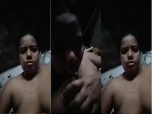 Desi Wife Shows her Big Boobs