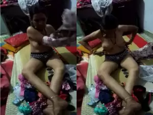 Exclusive- Desi Bhabhi Trying New Bra