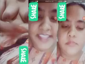 Desi Boudi Shows Boobs and Pussy