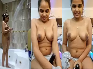 Horny Cam Girl Nude bathing Show