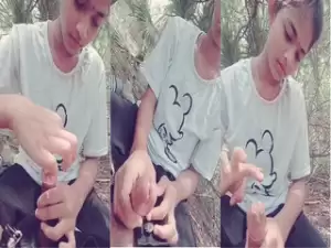 Cute Desi Girl Sucking Dick