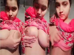 Desi Girl Shows her Boobs Part 3
