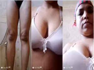 Horny Desi Bhabhi Shows For Lover