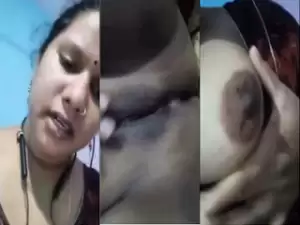 Horny Desi Bhabhi Shows her Boobs and Pussy