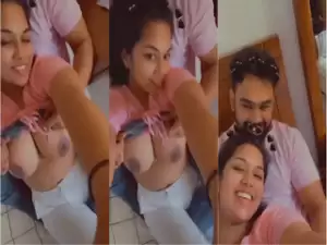 Horny Desi Girl Shows her Boobs