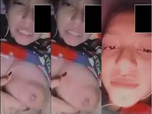 Desi Girl Play With Her Boobs